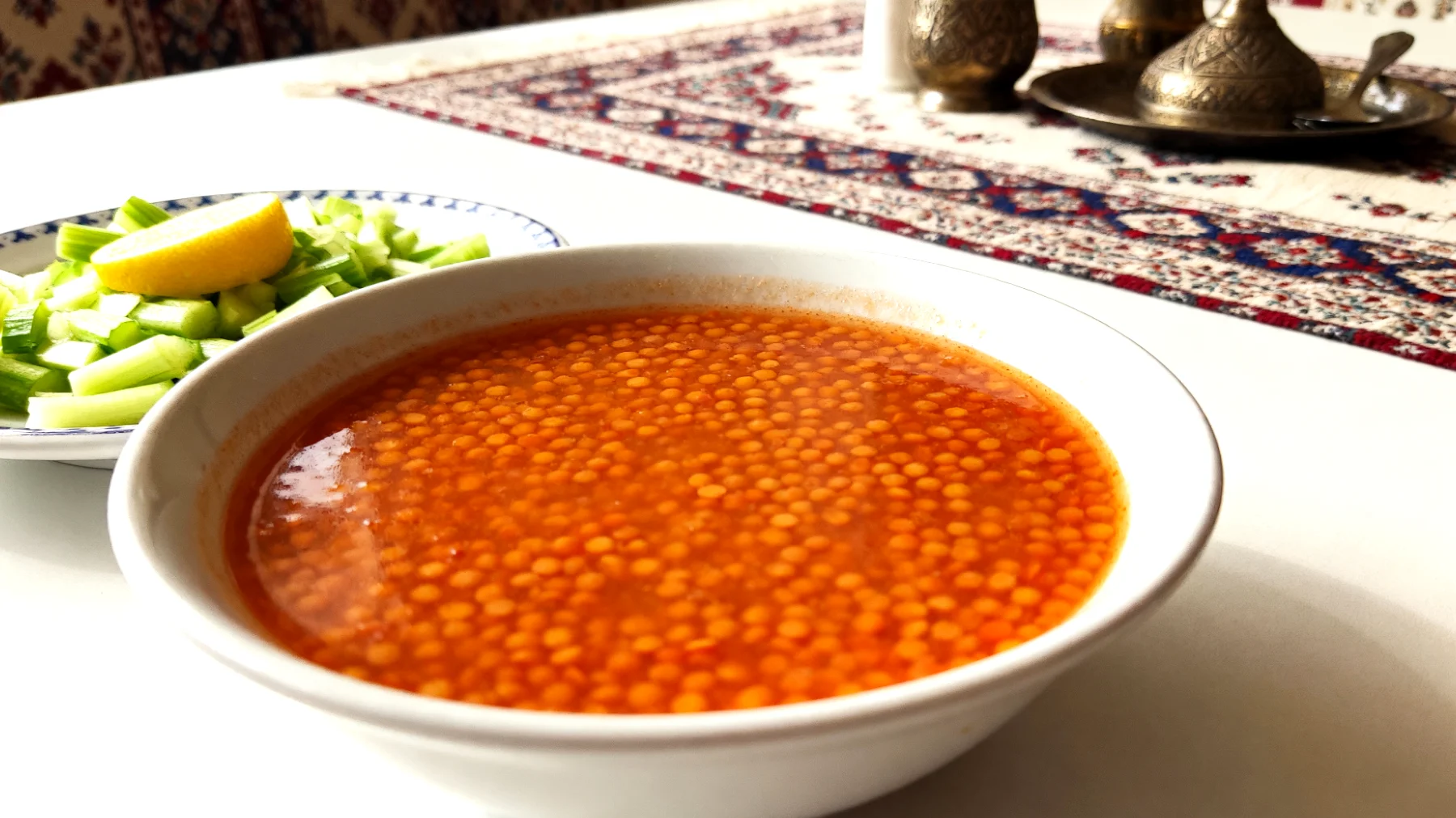 Mercimek Çorbası (Kırmızı Mercimek) ile Limonlu Kereviz Salatası"